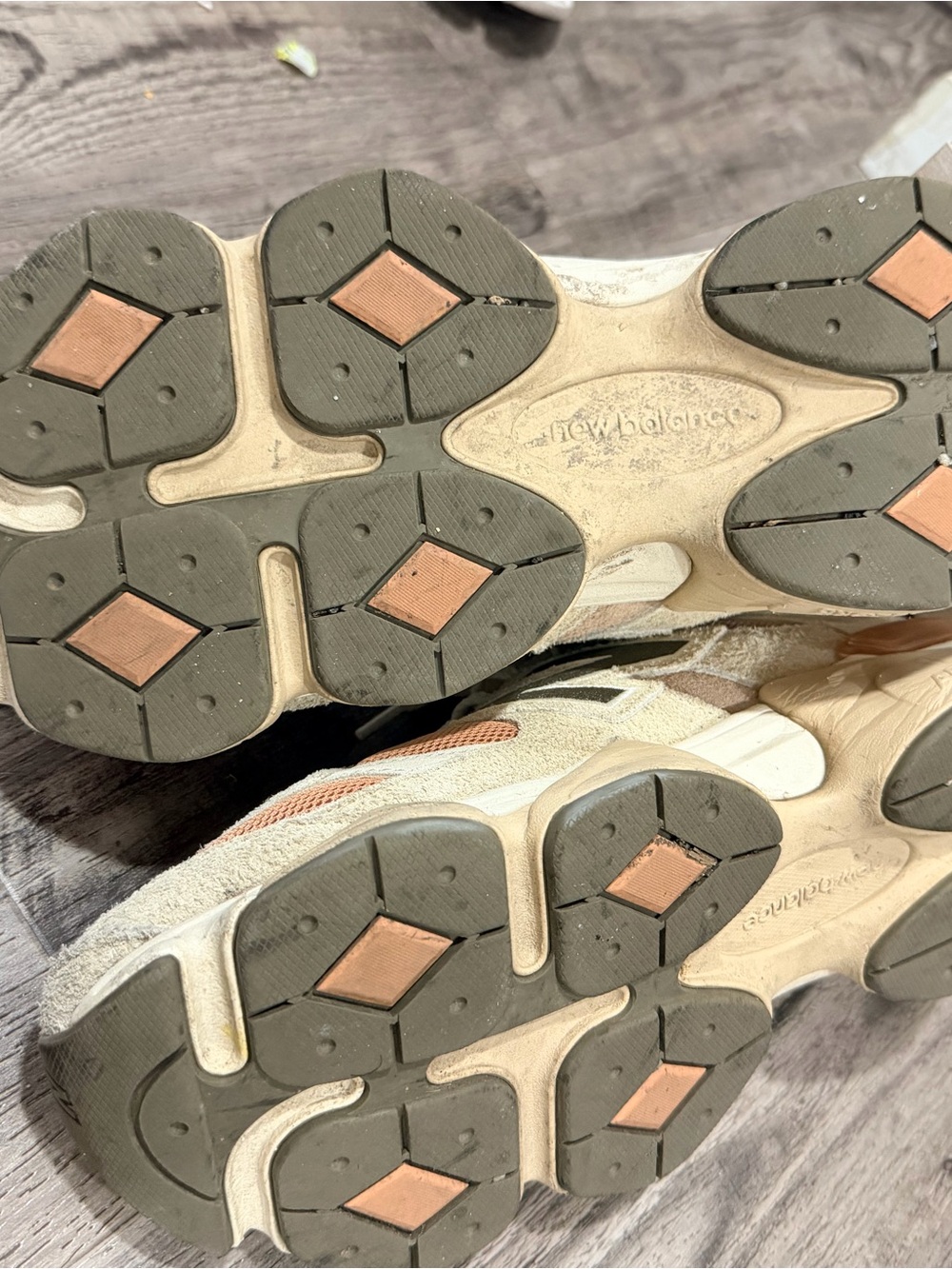2025 Foot Locker Exclusive New Balance 9060 - Picture 8 of 8